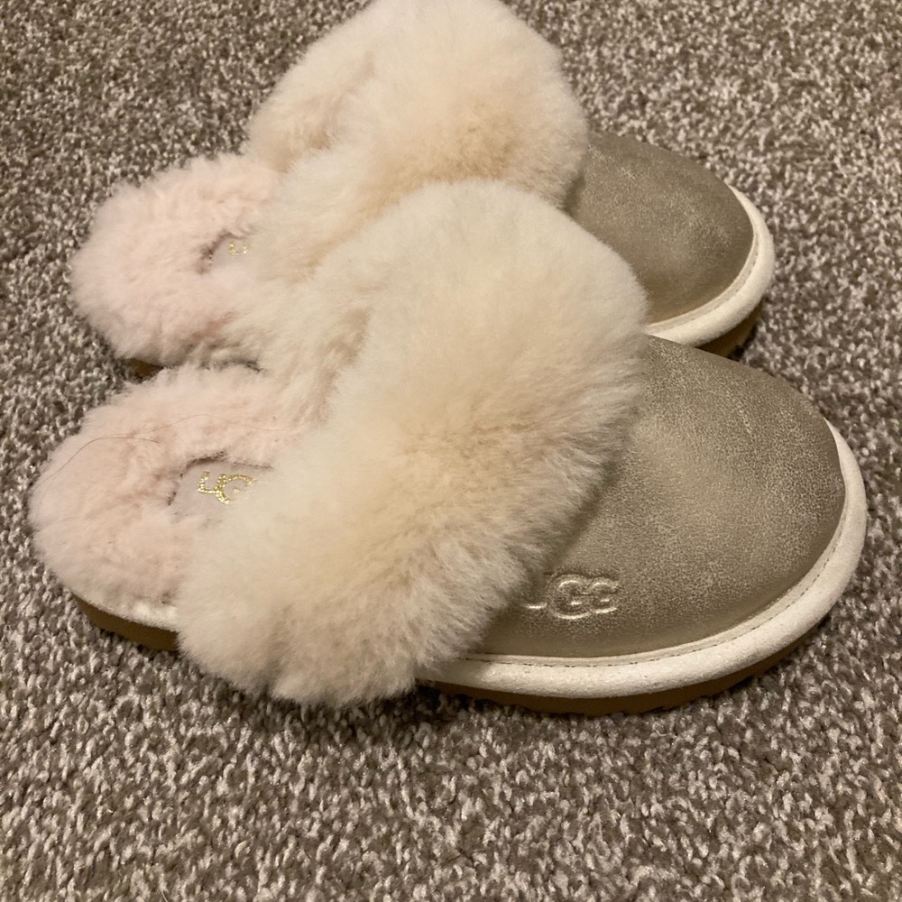 Ugg Slippers Gold